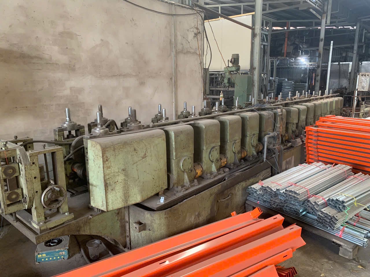 Metal forming machine 1